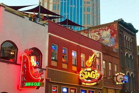 Music City Food, Drink, Sightseeing Walking Tour along Broadway