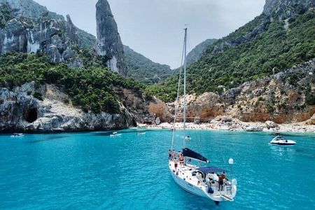 Daily sailing trip in the Orosei coves with lunch