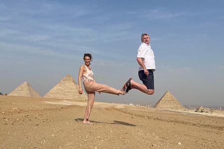 Ultimate private Giza Pyramids Tour: Camel Ride & Lunch Adventure