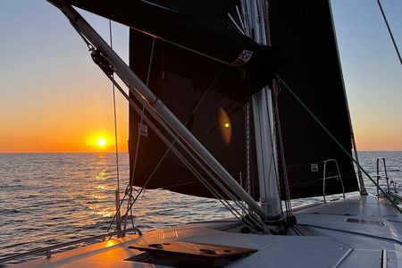 Sailing tour in Palermo with aperitif