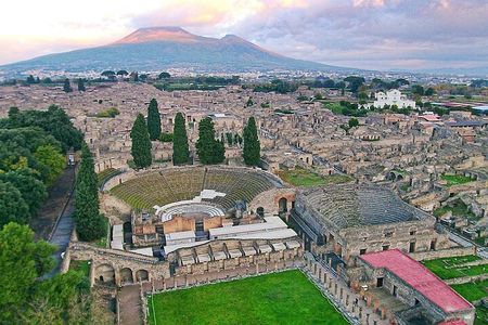 Pompeii Express Guided Tour by Train from Sorrento