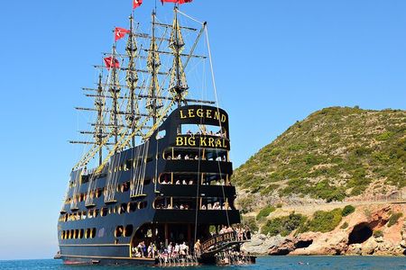 Side-Alanya: Pirate Yacht Tour (Legend Big Kral) with Lunch-Drink