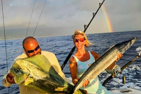 Kona Hawaii Deep Sea Fishing experience on the Bite Me 4