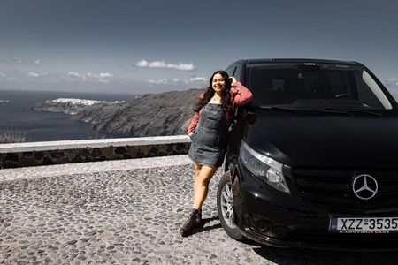 Santorini Private Half-Day Tour with Driver & Guide 
