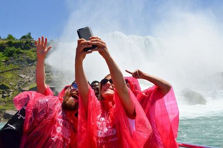 Niagara Falls 5 Hour Tour with Boat Ride & Butterfly Conservatory