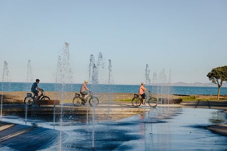 Coast to Vineyards Self-Guided Scenic Cycle Tour from Napier