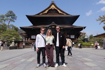 Food & Cultural Walking Tour around Zenkoji temple in Nagano