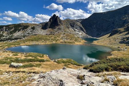 Sofia: Small group to Seven Rila Lakes and Skakavitsa waterfall