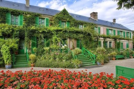Giverny & Versailles Day Trip From Paris with Professional Guide