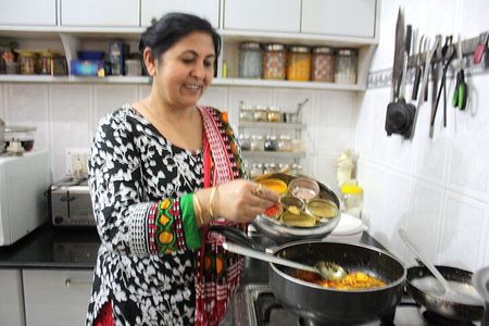 Private Indian Cooking Demonstration and In-Home Meal Minutes from the Taj Mahal