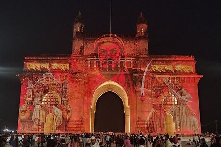Mumbai by Night: Private Tour of Iconic Sights in Lights