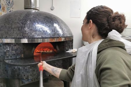 2.5-Hour Authentic Italian Pizza Making Class in Naples