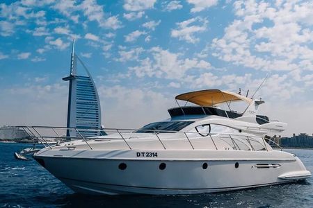 2 hour Private Yacht Tour with Dubai Marina Skyline View