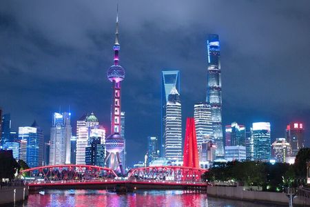 4-Hr Shanghai Layover Tour: Maglev, Wet Market, Food, Landmarks