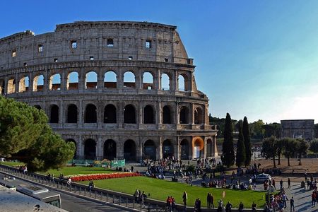 Rome: Colosseum, Forum, and Palatine Hill Small Group Tour