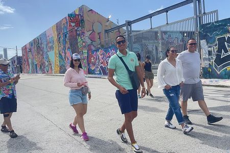 Miami Bus Tour: Hop-on Hop-off Sightseeing and waking Tour 