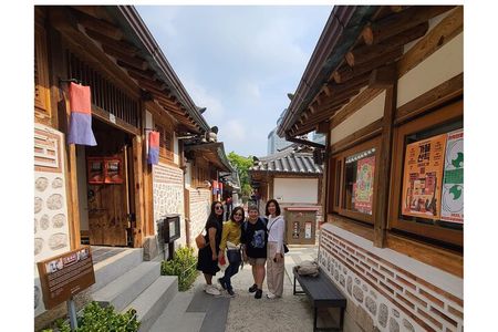 Seoul Heritage Walking Tour: Deoksugung Palace & Jeongdong-gil
