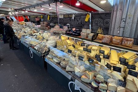 Sunday morning Eiffel Tower Food Market Tour -Max 8 people