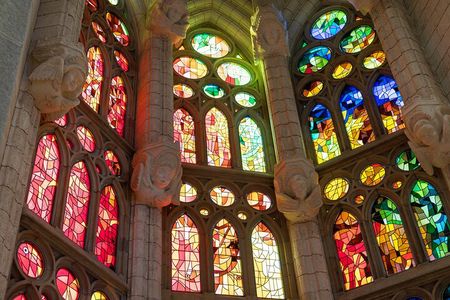 Sagrada Familia Guided Tour with Skip The Line Access
