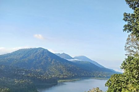 Bali Munduk Twin Lake Trekking, Ulun Danu Beratan and Waterfall
