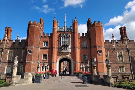 Hampton Court Palace Private Guided Tour 