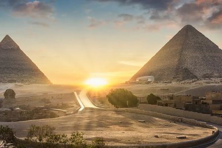 Private Tour to Pyramids ,Sphinx & Egyptian Museum from Hurghada 