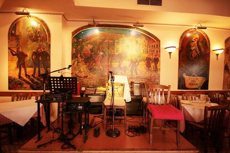 Athens by night. Small walking and musical show.