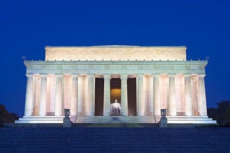 Night Tour with Washington Monument, Air & Space, African Museum