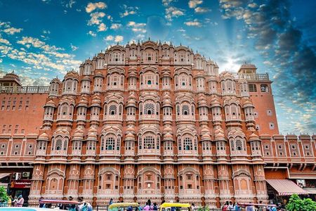 Private Amer Fort and Jaipur City Tour from Delhi By Car