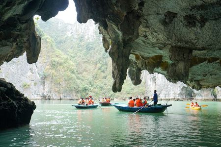 Halong Bay 4 Hours Cruising, Caving, Kayaking and Lunch