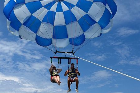 Sky High Parasailing From Marina Cafe - Destin Florida
