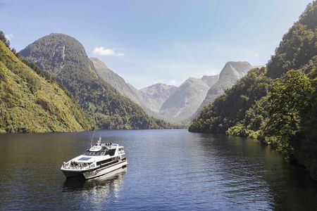 Doubtful Sound Wilderness Day Cruise from Manapouri