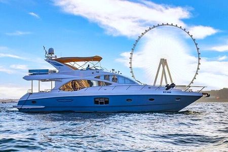 Luxury Shared Yacht Tour in Dubai Marina with Food