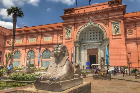 VIP Tour of The Giza Pyramids & Egyptian Museum