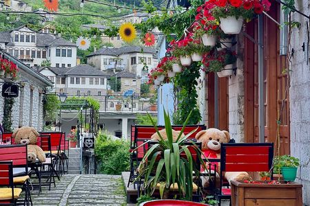 Blue Eye and Gjirokaster, Half Day Tour with Food & Drinks