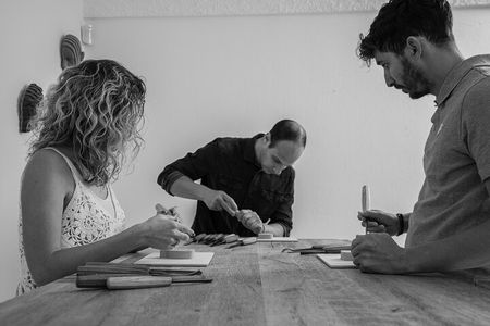 Wood carving workshop in Santorini no1