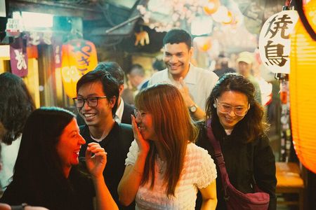 Shinjuku Izakaya and Golden Gai Bar Hopping Tour