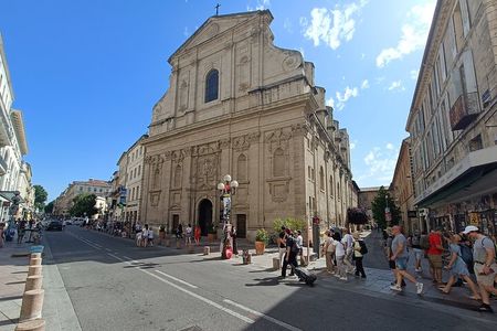 Guided tour of the Historic Center of Avignon