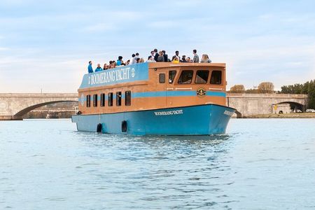 Washington DC Saturday Brunch Cruise on a Double-Decker Yacht