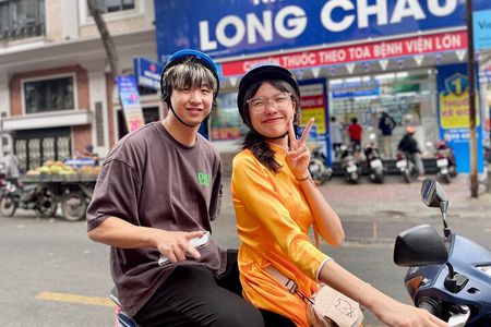Saigon Ghost beliefs tour, Chinatown sightseeing by scooter