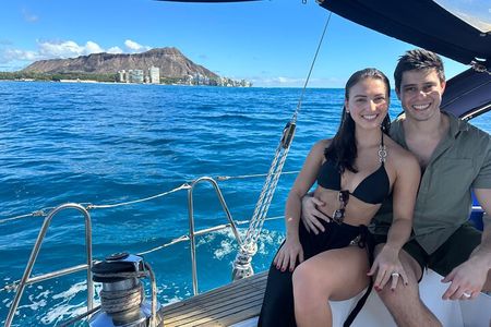 Waikiki private Day Tour and Sunset sail for couples 