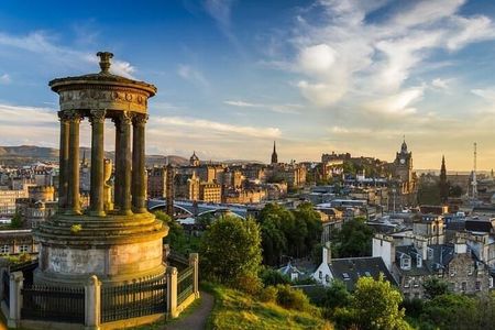 Private Edinburgh City 4-Hour Tour in a Premier Classic LEVC TXE