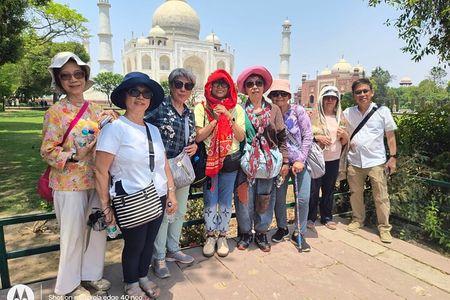 From Delhi: Private Taj Mahal day tour by Car