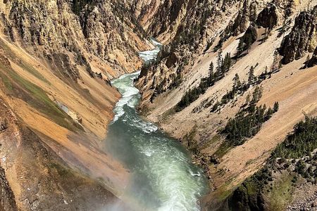 Full Day Yellowstone National Park Tour with lunch included