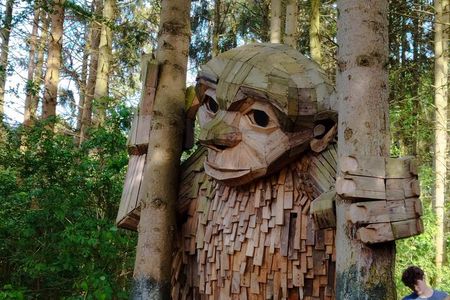 The Six Forgotten Giants Trolls Hunt with Minibus