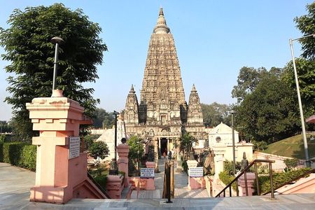Varanasi to Bodh Gaya Buddhist Site Same Day Tour