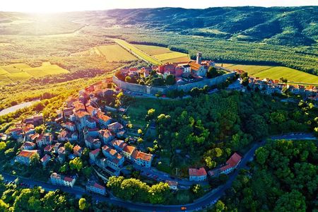 Motovun Area Hiking Tour with a Historian