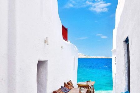 Mykonos tour: Private highlights Tour with a Local