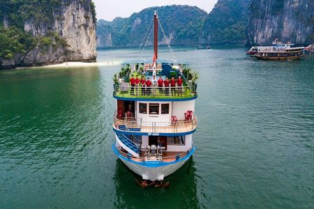 2Days 1Night in Lan Ha Bay Cruise and Ha Long Bay Kayaking