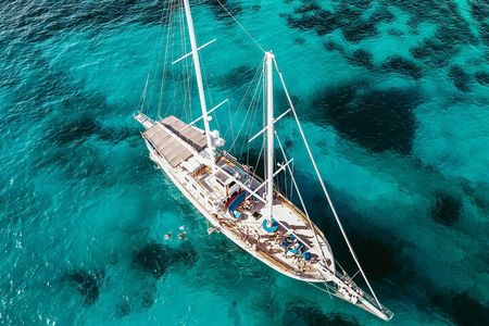 From Sliema: Three Bay Cruise with Lunch and Optional Transfers